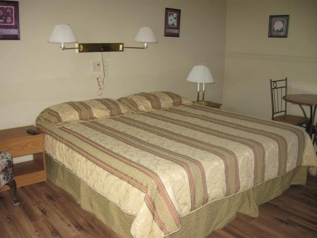 Motel De La Pointe Aux Bouleaux Baie-Sainte-Catherine Ngoại thất bức ảnh