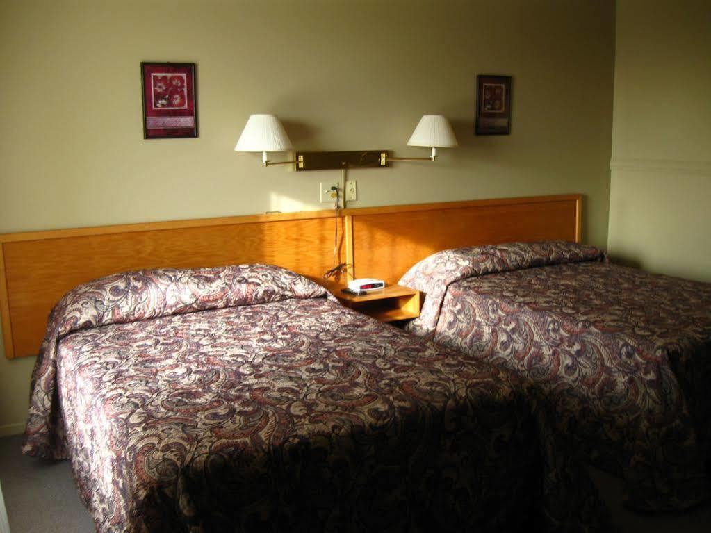 Motel De La Pointe Aux Bouleaux Baie-Sainte-Catherine Ngoại thất bức ảnh